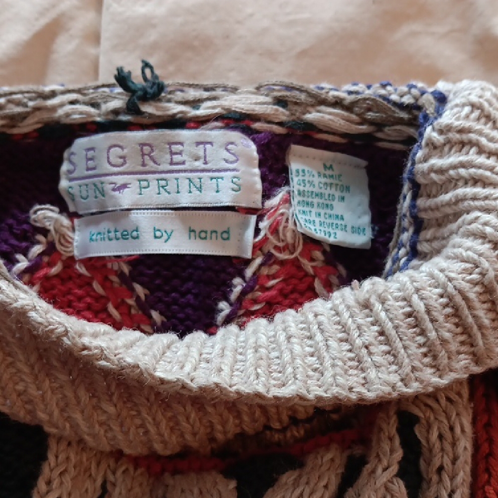 Colorful Zigzag Patterned Sweater - image 3